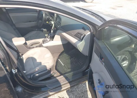 2017 Hyundai Elantra Se z USA, uszkodzony, nr VIN 5NPD84LF1HH010049